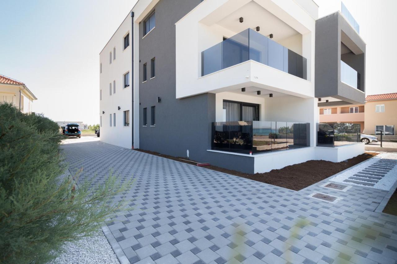 Luxury Beachfront Villa Crystal Aenona - By Ta Leut Agency Нин Екстериор снимка