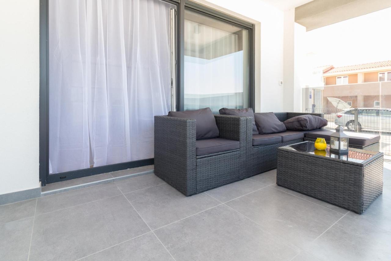 Luxury Beachfront Villa Crystal Aenona - By Ta Leut Agency Нин Екстериор снимка
